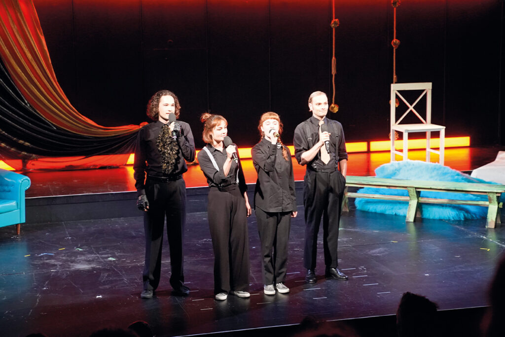 Schauspieler von links nach rechts: Max Lamperti, Magdalena Lehnen, Cosima Fischlein, Christ Carsten Rohmann während des Bühnenprogramms des 10jährigen BOXX-Jubiläums